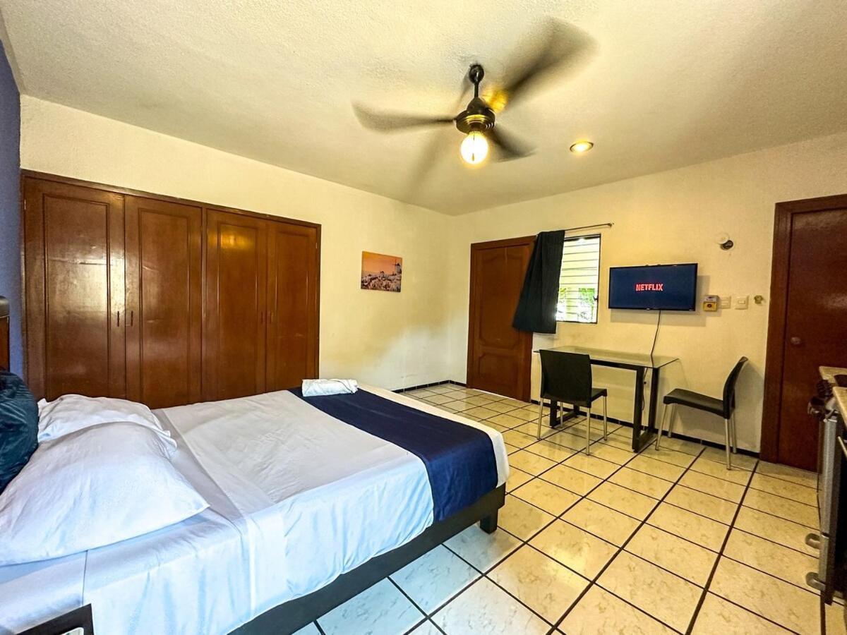 Espacio Creado Para 3 Personas Con Piscina メリダ エクステリア 写真