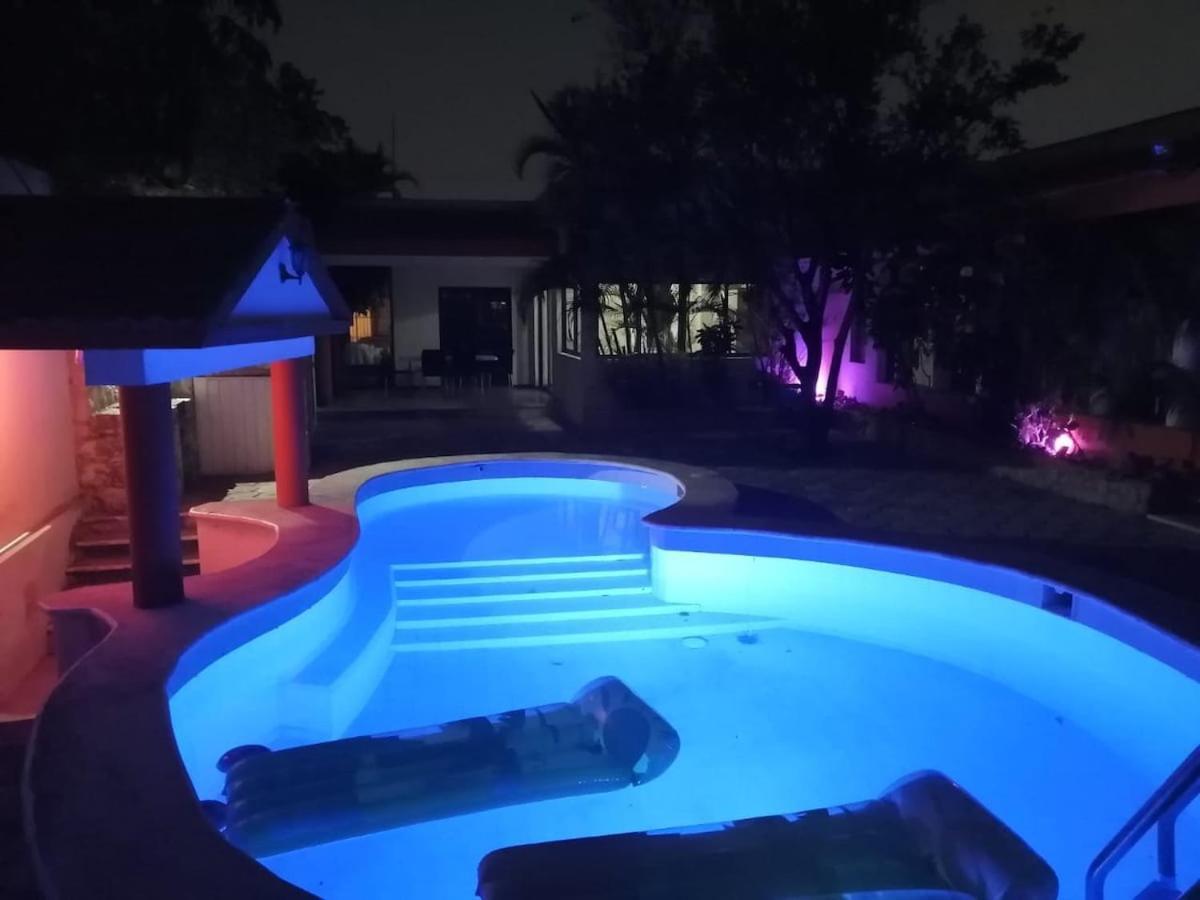 Espacio Creado Para 3 Personas Con Piscina メリダ エクステリア 写真